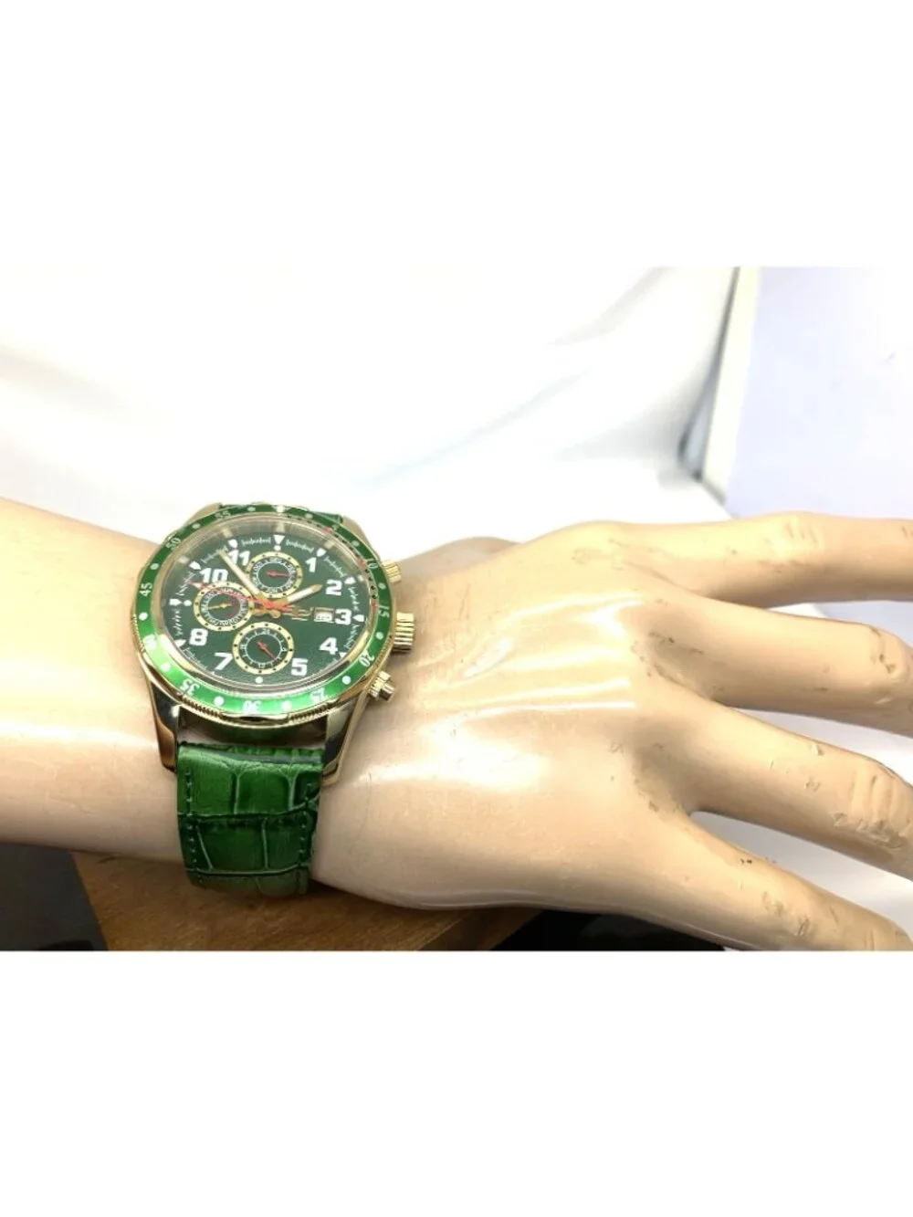 32 Degrees Men's Watch Swiss Quartz Gold Tone Case Green Dial Leather 43mm